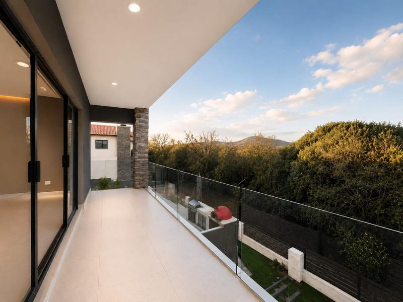 5 Bedroom Property for Sale in Birdwood Estate North West
